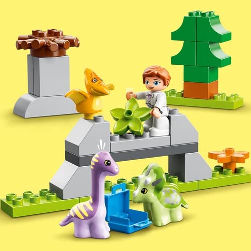 LEGO 10938 DUPLO Jurassic World Dinosaur Kindergarten with baby dino figures and Triceratops, toy and bricks for toddlers from 2 years old, girls and boys.