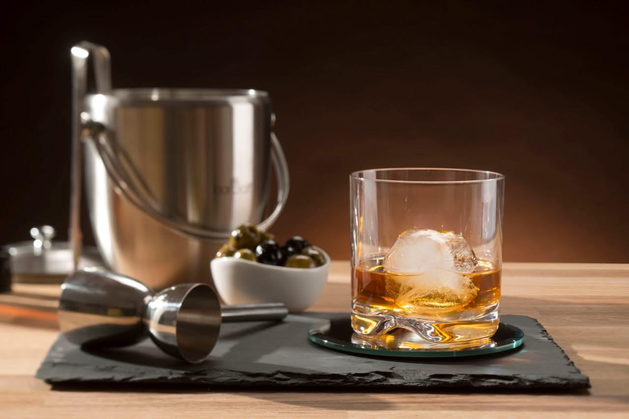 Bar Craft ice bucket with lid and ice tongs, polished stainless steel, handle, in gift box, 1.9 liter capacity, 12 x 17 x 22 cm