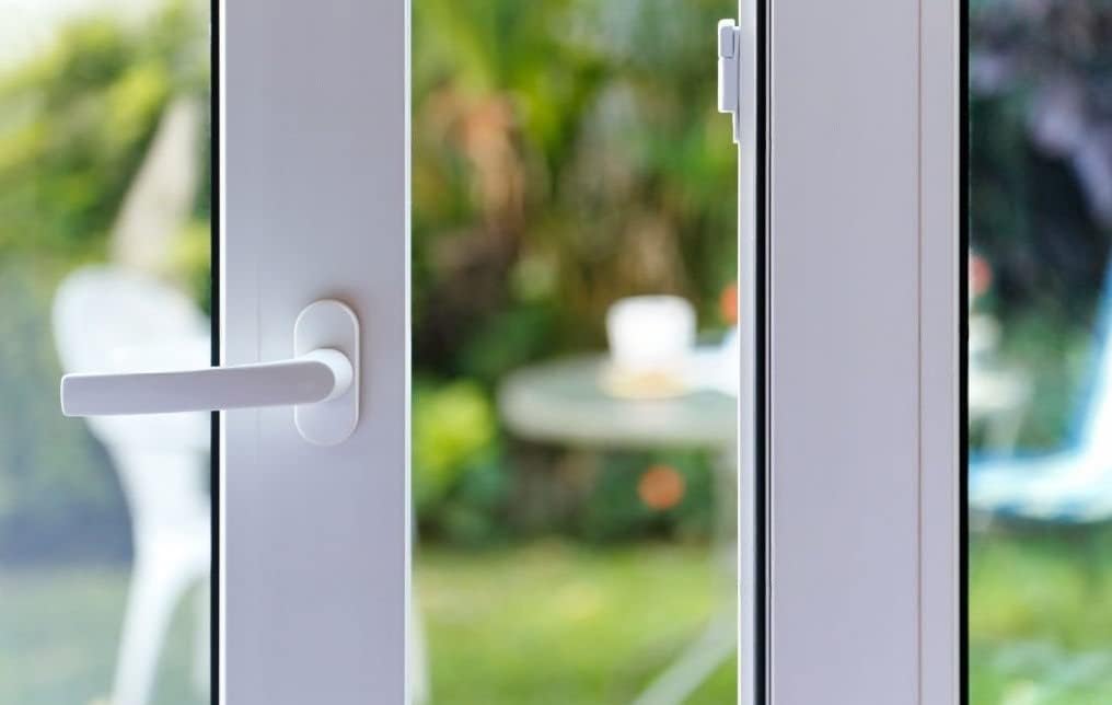 Ante bellum high-quality white aluminum window handles - secure and stylish accessories for windows and doors with a 35mm long pin. Fits most standard windows. (White, 5 pieces)
