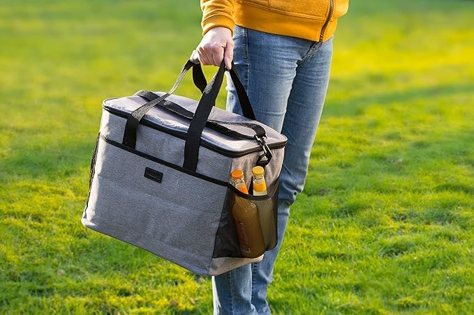 Master Cooler Bag 40 x 26 x 31 cm - 32 liters capacity - Cooling insulation - With shoulder strap - Secure zip closure - Rain-resistant material / Thermal bag / 6816830