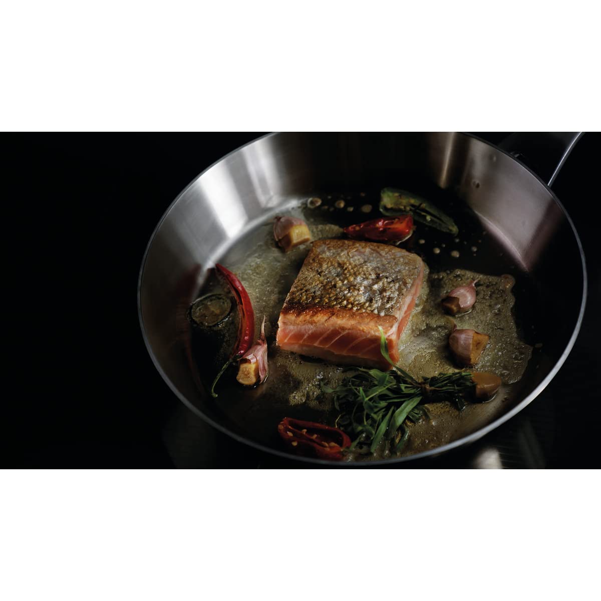 AEG A6-1-6AG vacuum sealer / fast and automatic food vacuuming / preserving nutrients / double sealing / Pulse function / Wet & Dry mode / BPA-free / gray