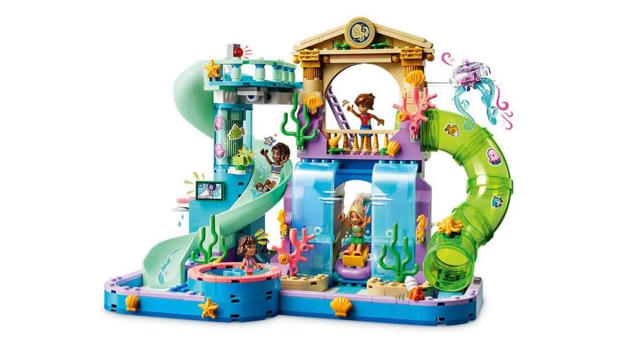 LEGO Friends Heartlake City Water Park - Kids toy with 4 minifigures - Set with 3 water slides and lots of fun summer accessories - Gift for girls and boys 8+ years - 42630