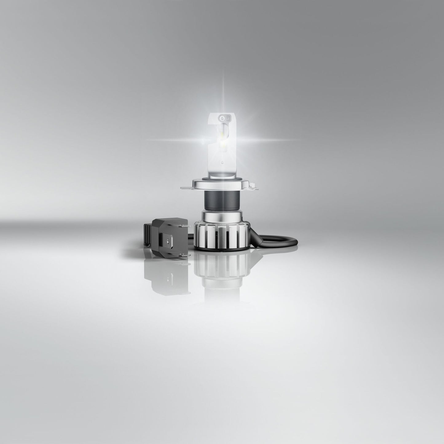 Osram NIGHT BREAKER LED SMART H4 for motorcycles; up to 330% more brightness; 6000K, LED retrofit lamp for motorcycles with road approval, white