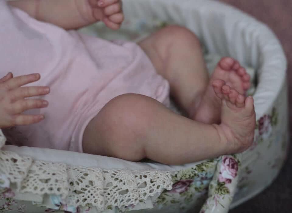 Anano Dolls Reborn Silicone Closed Eyes 50CM Large Realistic Baby Doll Baby Reborn (red)