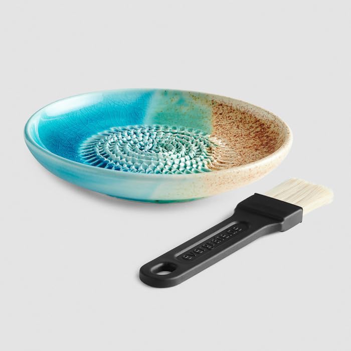 evergrate ceramic grater 3-piece gift set - Midnight, Ocean, Ice with kitchen brushes and recipe booklets
