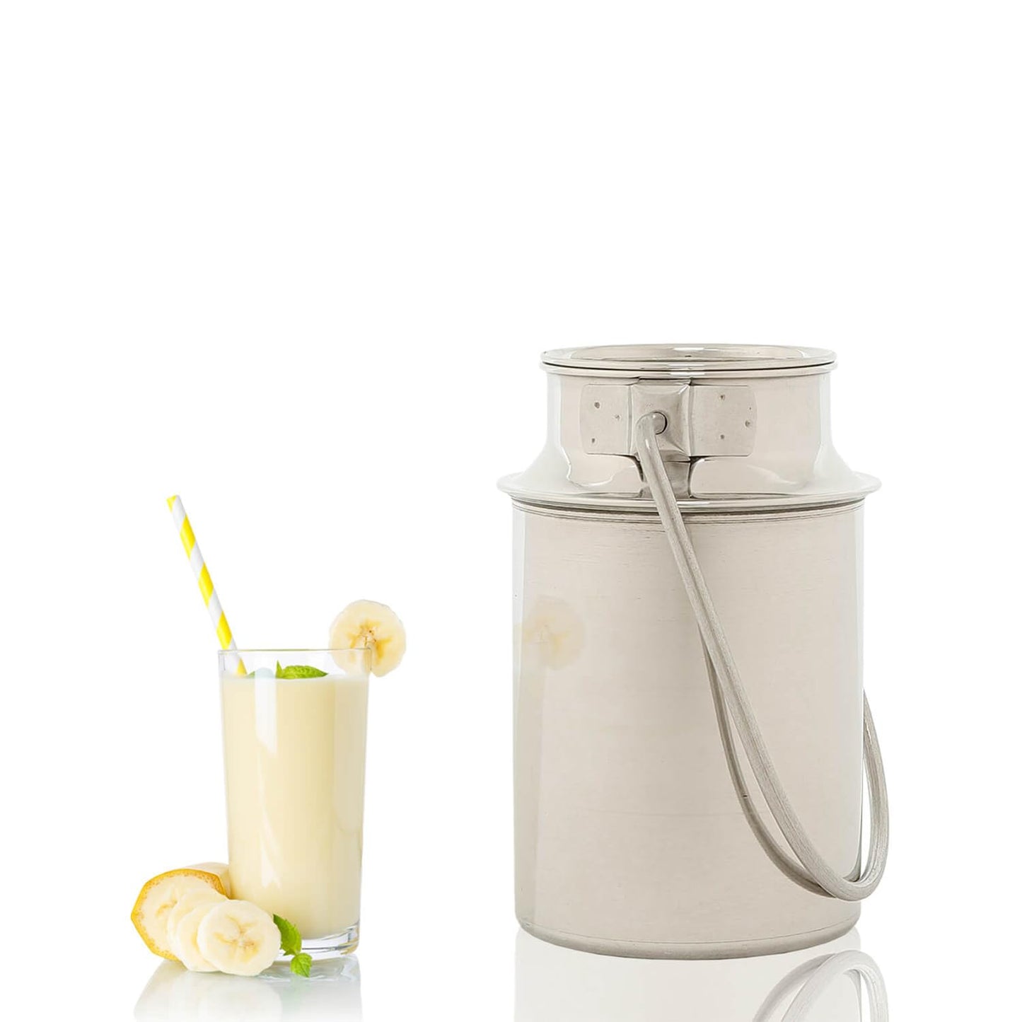 Stainless steel milk jug 2.5l - milk pitcher - for coffee milk sauces - 22cm tall - milk jug with lid - handle transport container - milk jug decoration - coffee pot - wine container