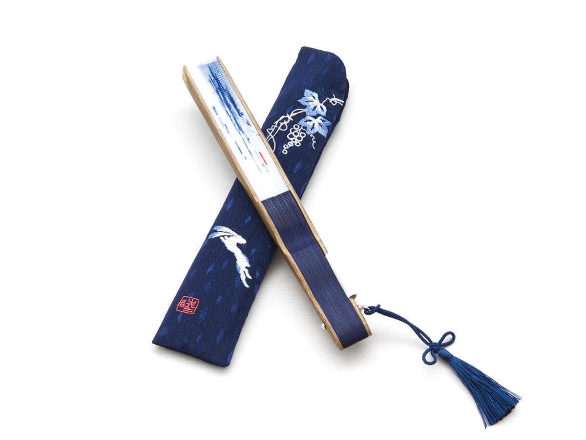 Maisendo hand fan Yoru, blue-white, made of bamboo wood and Japanese cotton, linen premium quality fabric case and gift box.