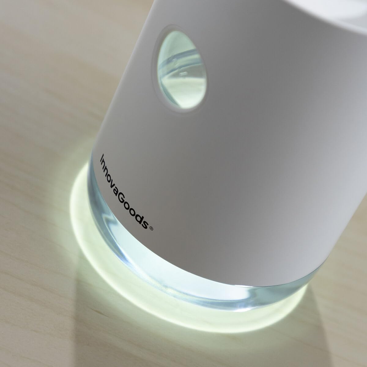 InnovaGoods® Vaupure ultrasonic humidifier quickly and easily humidifies the air, rechargeable and elegantly designed, ideal for home and work.