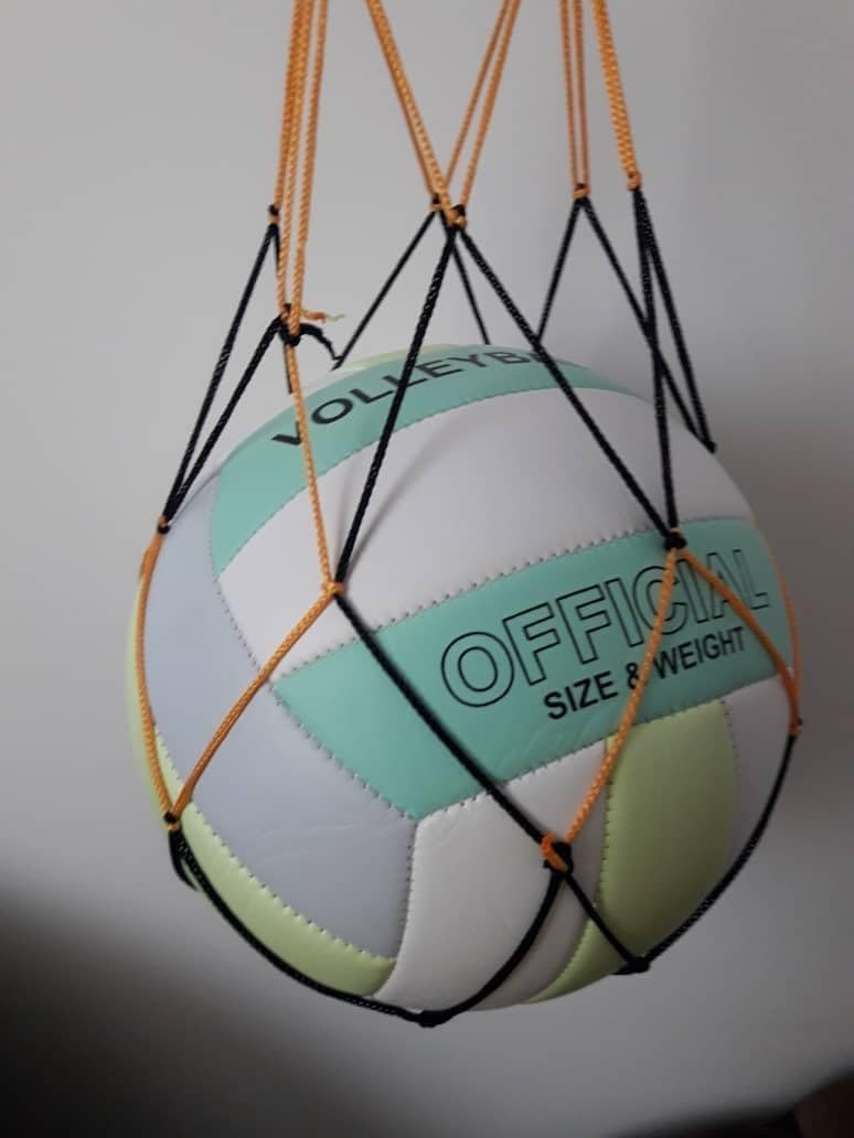 Size 5 volleyball, soft PU leather beach volleyball, waterproof indoor and outdoor sports volleyball, competition volleyball is suitable for beginners, professional athletes, and teenagers.