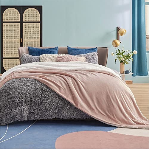 BEDSURE Plush Blanket - Cozy Sherpa Wool Blanket & Throw for Sofa, Fluffy Couch Cover, Thick Fleece Blanket, Soft Living Room Blanket, Grey Pink, 150x200 cm, XL