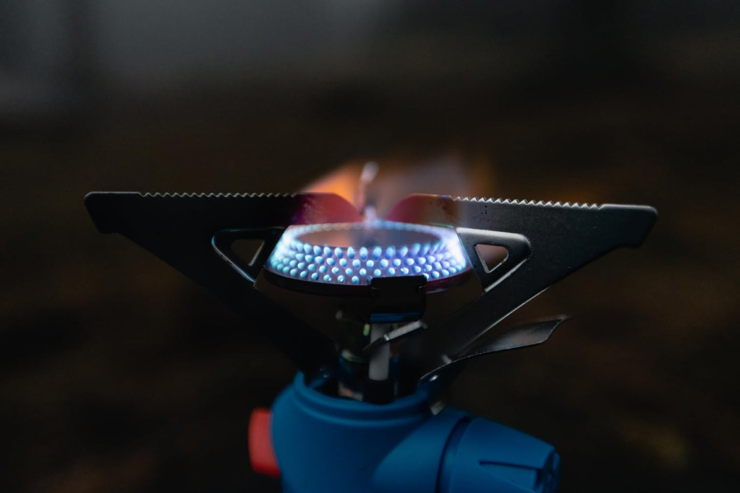 Campingaz Twister Plus Camping Stove, Single Burner Gas Stove, for camping, festivals, hikes, compact size, easy to transport, includes carrying case.