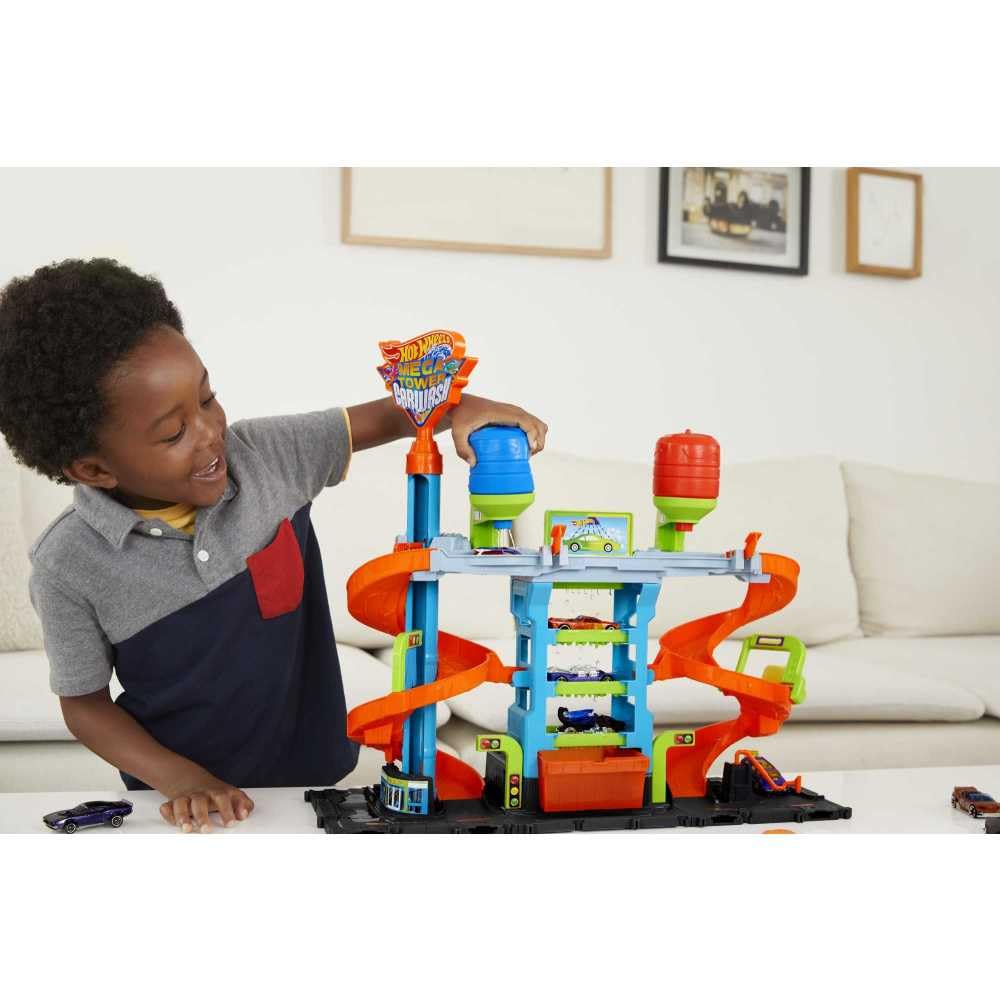 Hot Wheels City Race Track with Car Wash, color-changing feature, includes 1 toy car, suitable for kids aged 4 and up, HDP05.