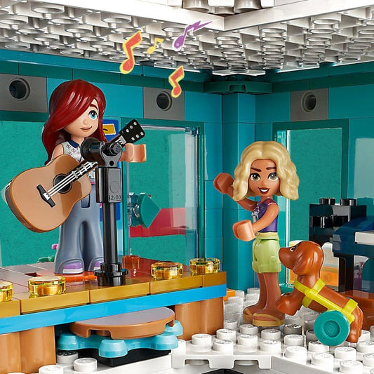 Lego Friends Heartlake City Community Center - Creative Toy - 5-story building with 6 minifigures, a dog figure, and accessories - Gift for girls and boys aged 9 and up - 41748