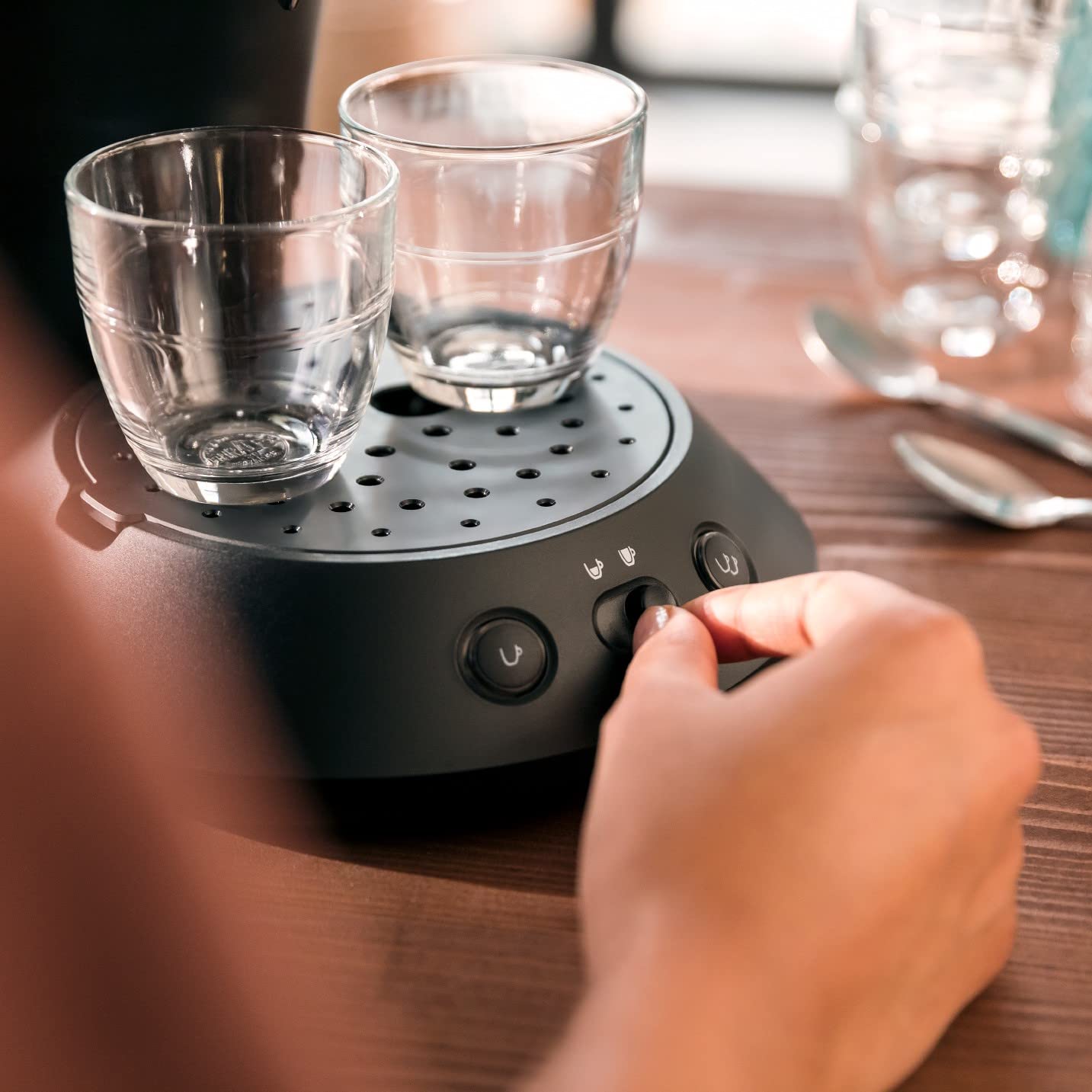 Philips Original Plus Eco Coffee Pod Machine, coffee strength selection, Coffee Boost Technology, 80%* recycled plastic, 45%** less energy consumption, brews 2 cups simultaneously, piano black finish (CSA210/22)