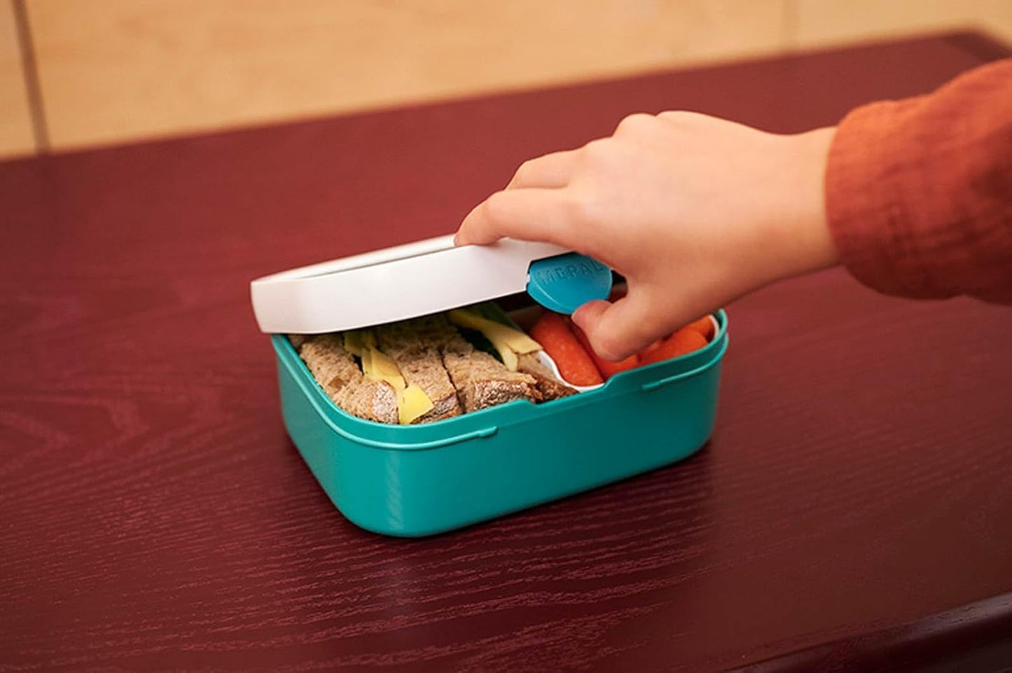 Mepal - Campus Lunchbox - Bento Lunchbox for Kids - Lunchbox with Bento Compartment & Fork - Meal Prep Box with Clip Closure - BPA-free & Dishwasher Safe - 750 ml - Turquoise with Pink Lid