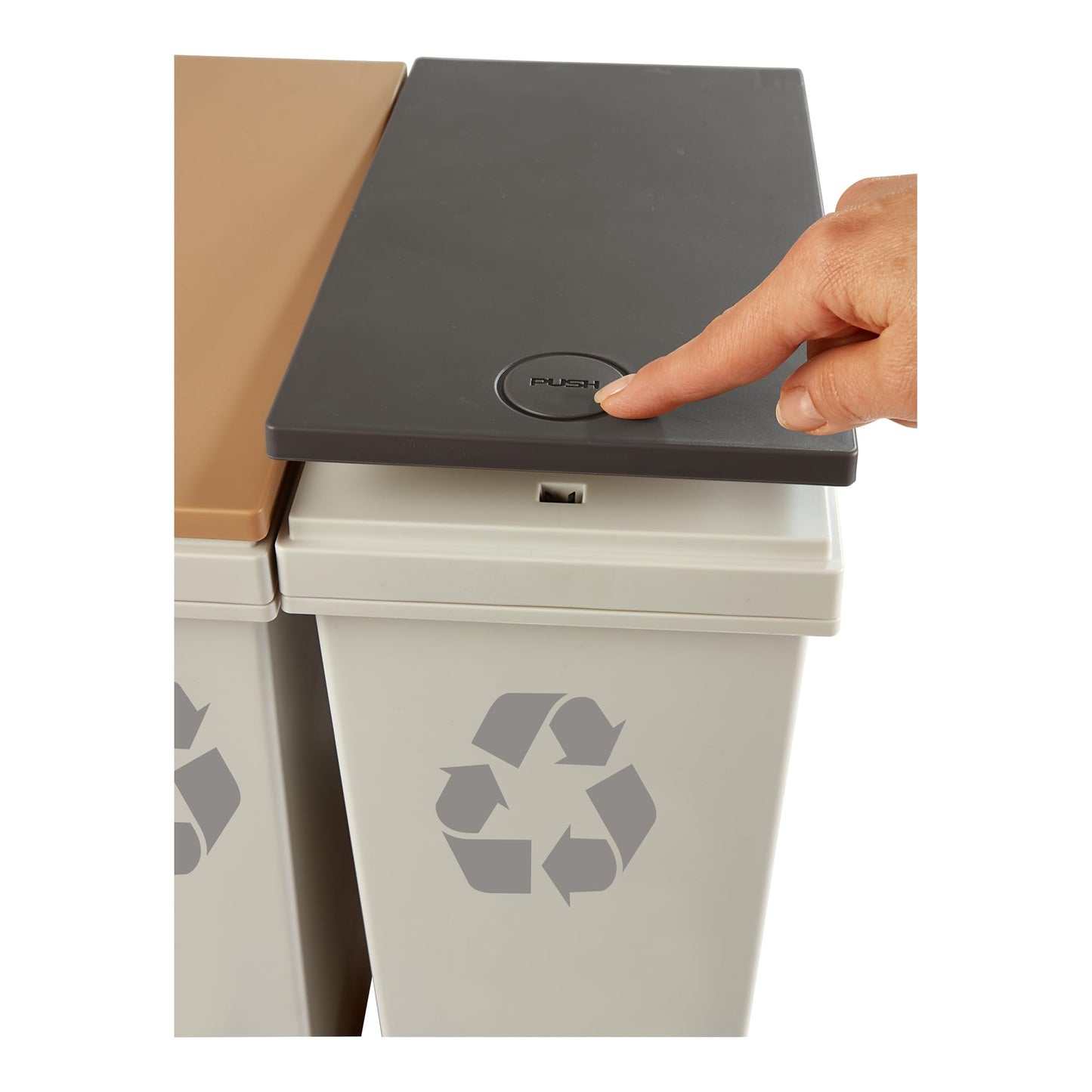 Innovative waste separation system with 3 compartments of 20 liters each, on wheels, with lid, bins with handles individually removable, total capacity of 60 liters, recycling system, dimensions 53x33.5x52.5 cm.