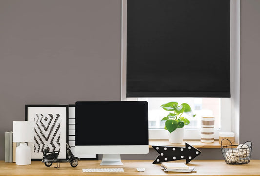 Deco Company Thermo-Rollo without drilling, with thermal backing, clamp mounting, highest light reflection, energy-saving, light-tight, all mounting parts included, black, 100 x 150 cm.