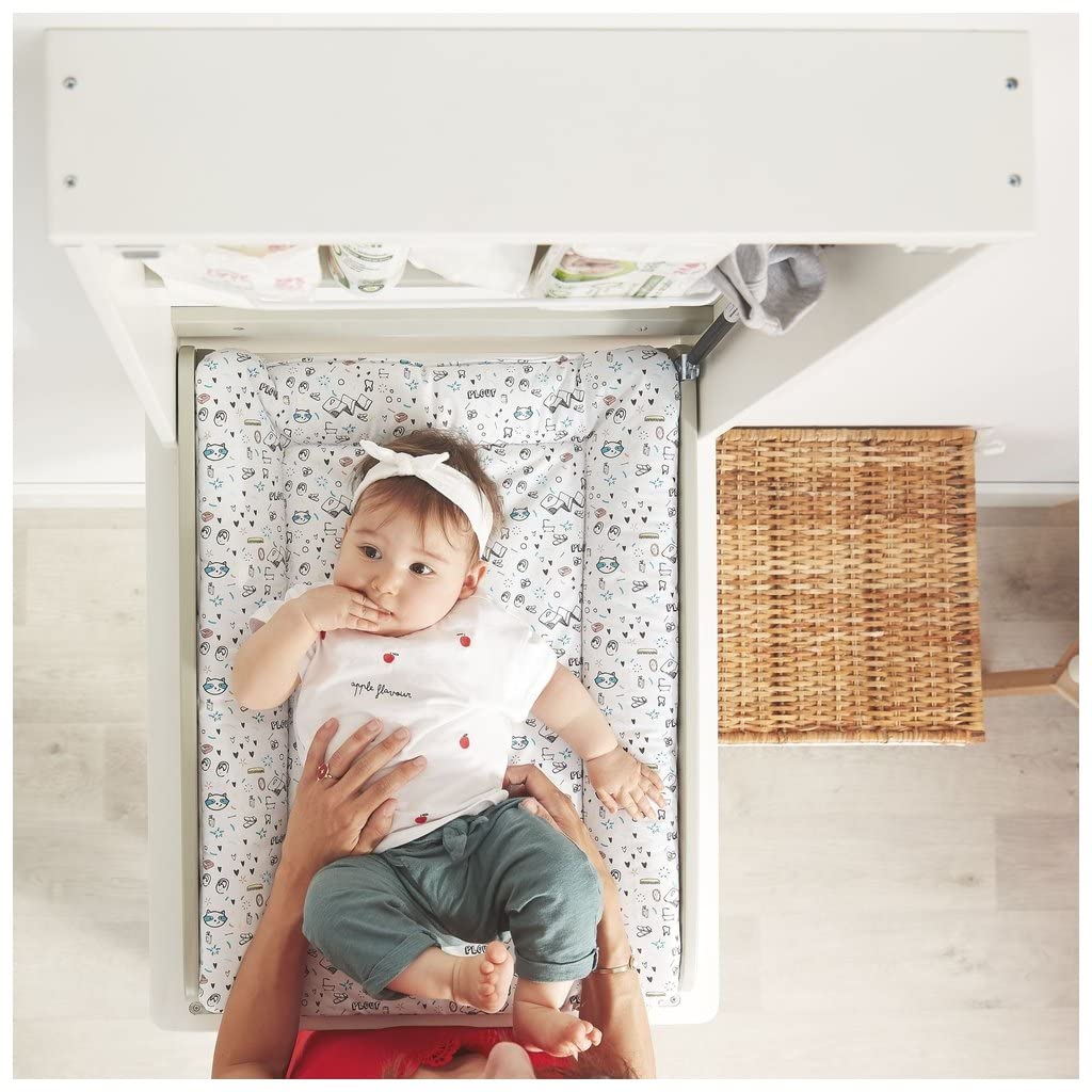 Badabulle wall-mounted changing table Splash - includes shelf for changing accessories & changing mat.