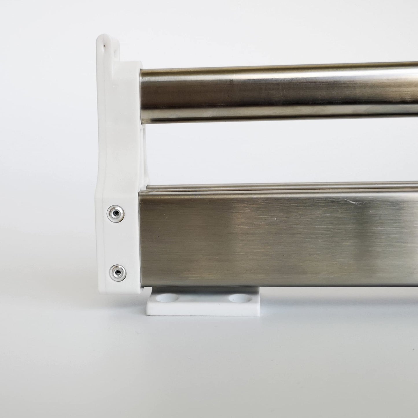 Pull-out clothes rail for pulling out the hangers, adjustable wardrobe clothes rail (700mm)
