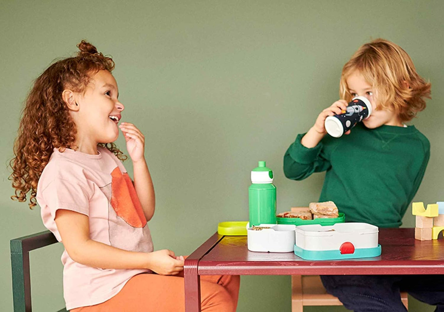 Mepal - Campus Lunchbox - Bento Lunchbox for Kids - Lunchbox with Bento Compartment & Fork - Meal Prep Box with Clip Closure - BPA-free & Dishwasher Safe - 750 ml - Turquoise with Pink Lid