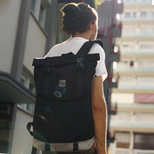 EverVanz Laptop Backpack, waterproof travel backpack, backpack for women and men, lightweight, casual, stylish schoolbag, 1. Black, L, Compact, elegant