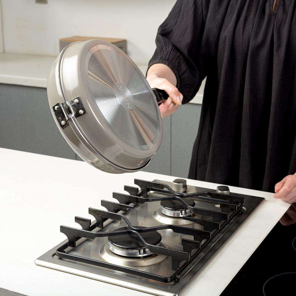 NAVA Double-Sided Pan with Handle | Ø 25 cm | Double-Sided Skillet for Pancakes and Omelets | Dishwasher Safe | Suitable for Gas, Electric, Ceramic, and Halogen Stoves