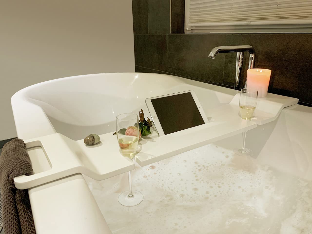 WENKO bathtub tray Matera with practical storage space for tablet, glasses, and bath accessories, spacious bathtub caddy for a relaxing bath, made of polyresin, dimensions: 94 x 5 x 20 cm, White