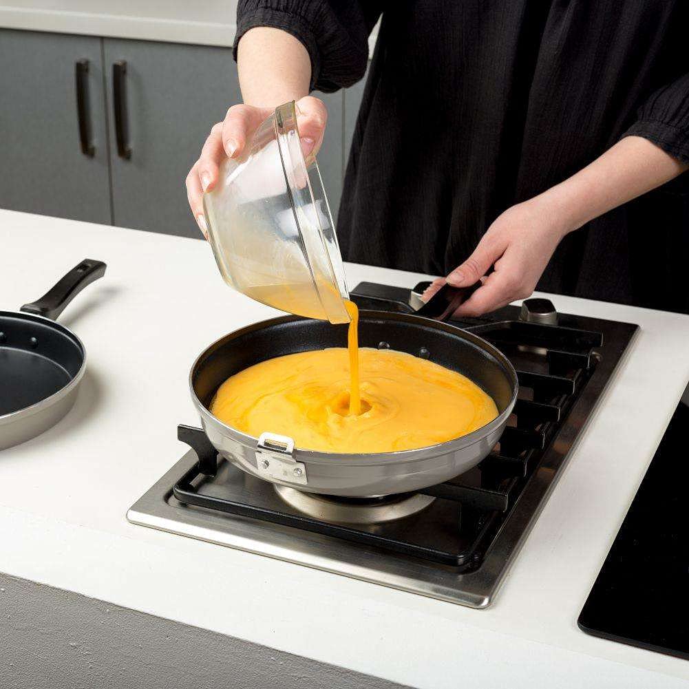 NAVA Double-Sided Pan with Handle | Ø 25 cm | Double-Sided Skillet for Pancakes and Omelets | Dishwasher Safe | Suitable for Gas, Electric, Ceramic, and Halogen Stoves