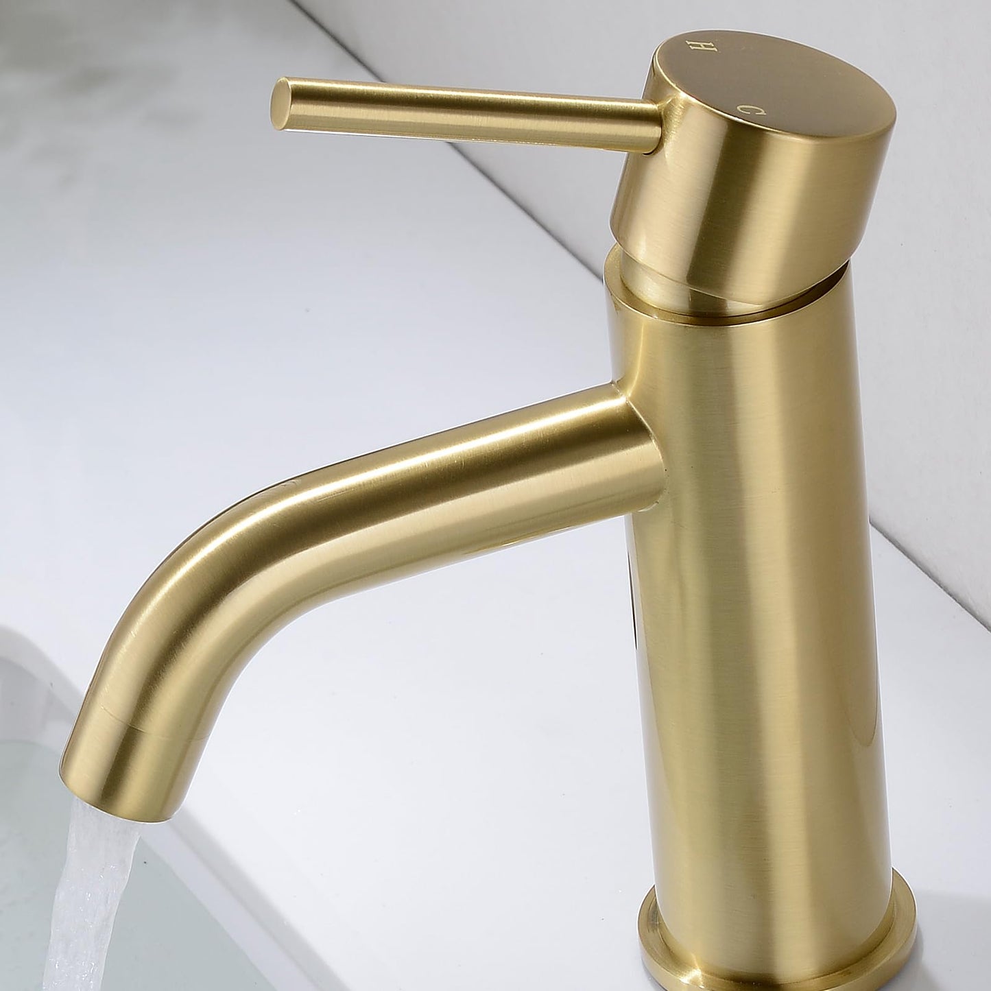 TRUSTMI Brass Bathroom Sink Faucet, Single Lever Mixer, Basin Tap with Water Inlet Hose, Brushed Gold.