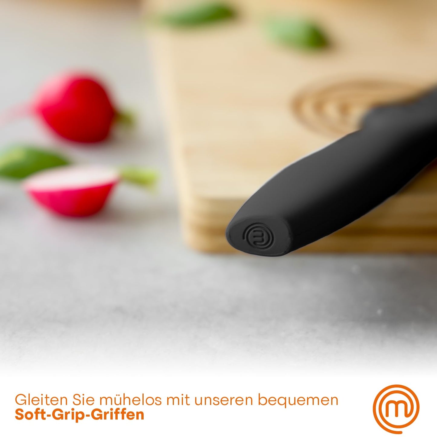 MasterChef knife block with cake knife set including Santoku knife, bread knife, chef's knife, vegetable knife, and utility knife. Made of stainless steel, sharp, 5 pieces, black, with soft-touch handles.