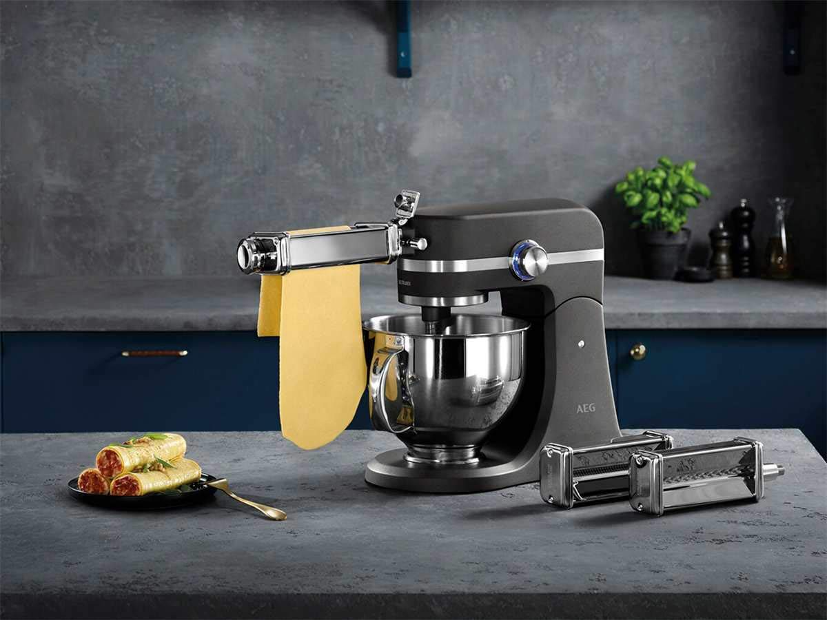 AEG Pasta Roller for kitchen machines (Ideal for homemade lasagna, cannelloni, and ravioli, adjustable pasta thickness, compatible with AEG UltraMix KM4000, KM4400, KM54WR, stainless steel), AUMPR