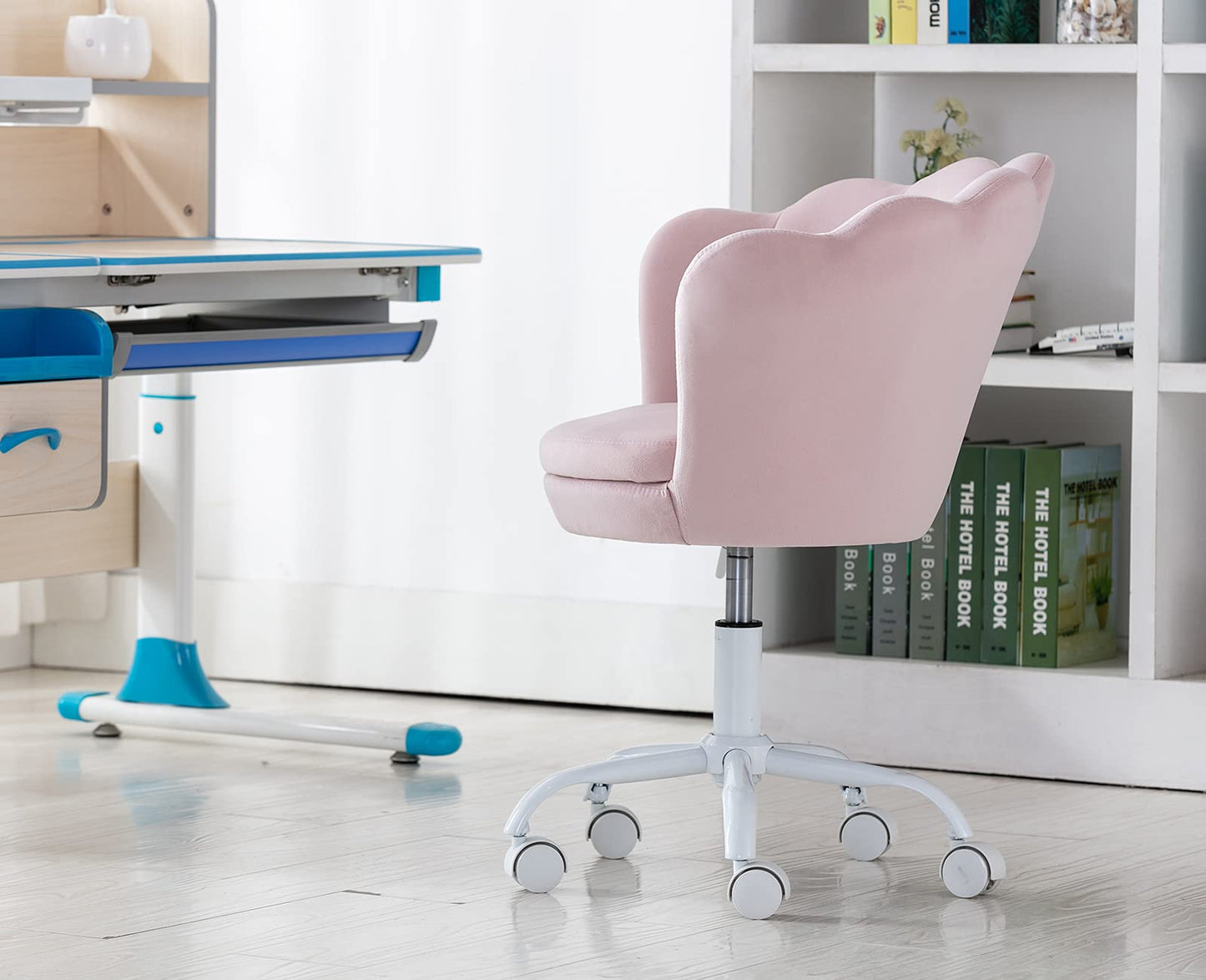 Wahson Velvet Kids Desk Chair Swivel Chair with Armrests for Girls Children Study Office Chair Height Adjustable (Light Pink)