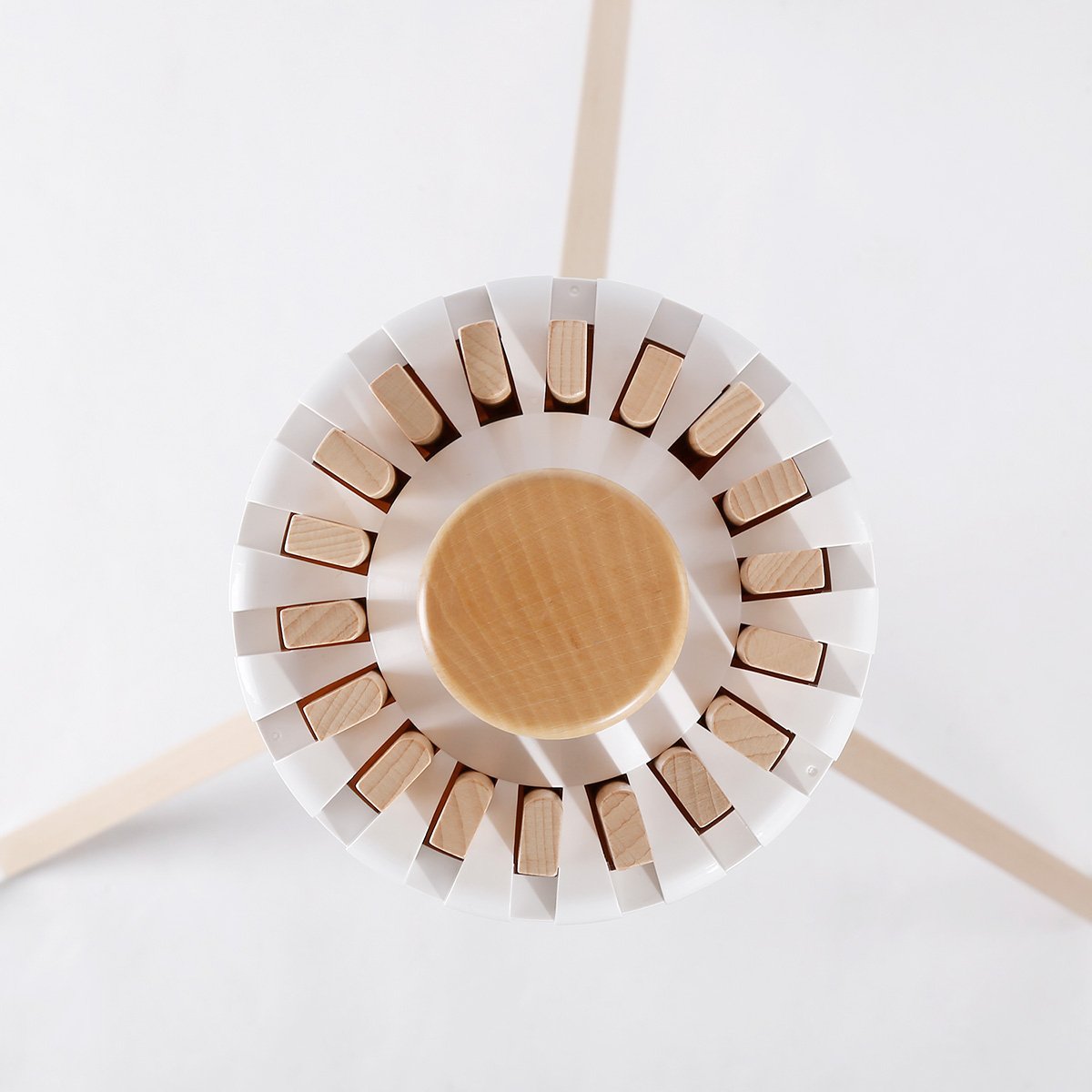 Foppapedretti Octopus Myhome laundry stand, made of aluminum/PVC/beech wood, white, measuring 112 x 112 x 121 cm, with a natural color shelf.