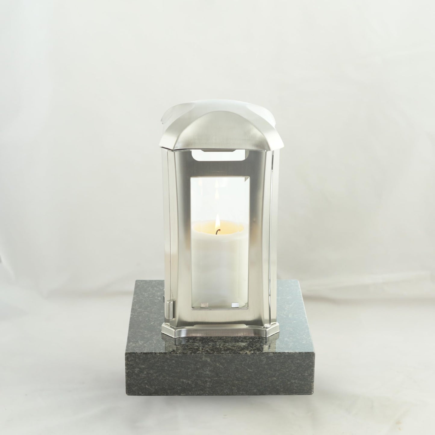 designgrave Grave lamp Venezia stainless steel with granite base natural gray 13x13x24 cm - crystal glass & magnetic closure Nero Impala