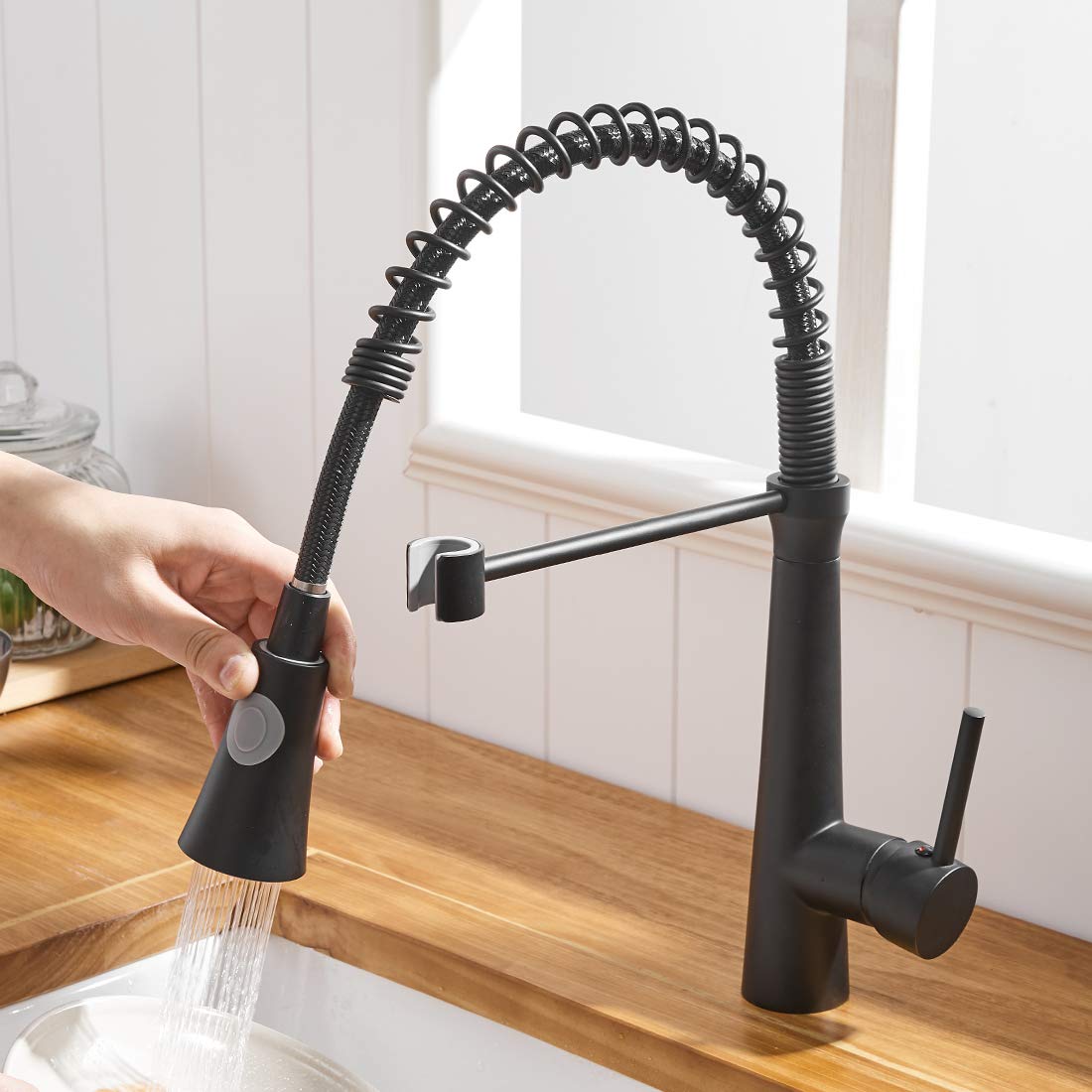 TIMACO black kitchen faucet, high pressure kitchen faucet with pull-out sprayer, sink faucet 360° rotatable mixer tap spiral spring faucet, kitchen faucet with two spray functions, made of copper.
