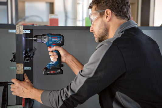 Bosch Professional 18V System Combo Kit: GSR 18V-55 + GWS 18V-10 + GKS 18V-57-2 + GSA 18V-LI + GST 18V-125 B (includes 3x 4.0Ah battery, charger GAL 1880 CV, tool bag)