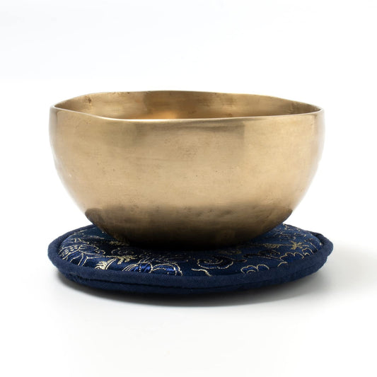 Tibetan singing bowl approx. 200 g for meditation, yoga, mindfulness, elementary school, kindergarten. Includes striker/cushion. Hand-forged, Fair Trade from Nepal.