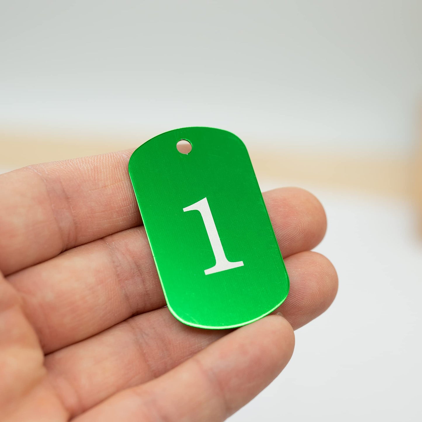 Aluminum tags with engraved numbers 1 to 50, keychains, identification tags with key rings, green