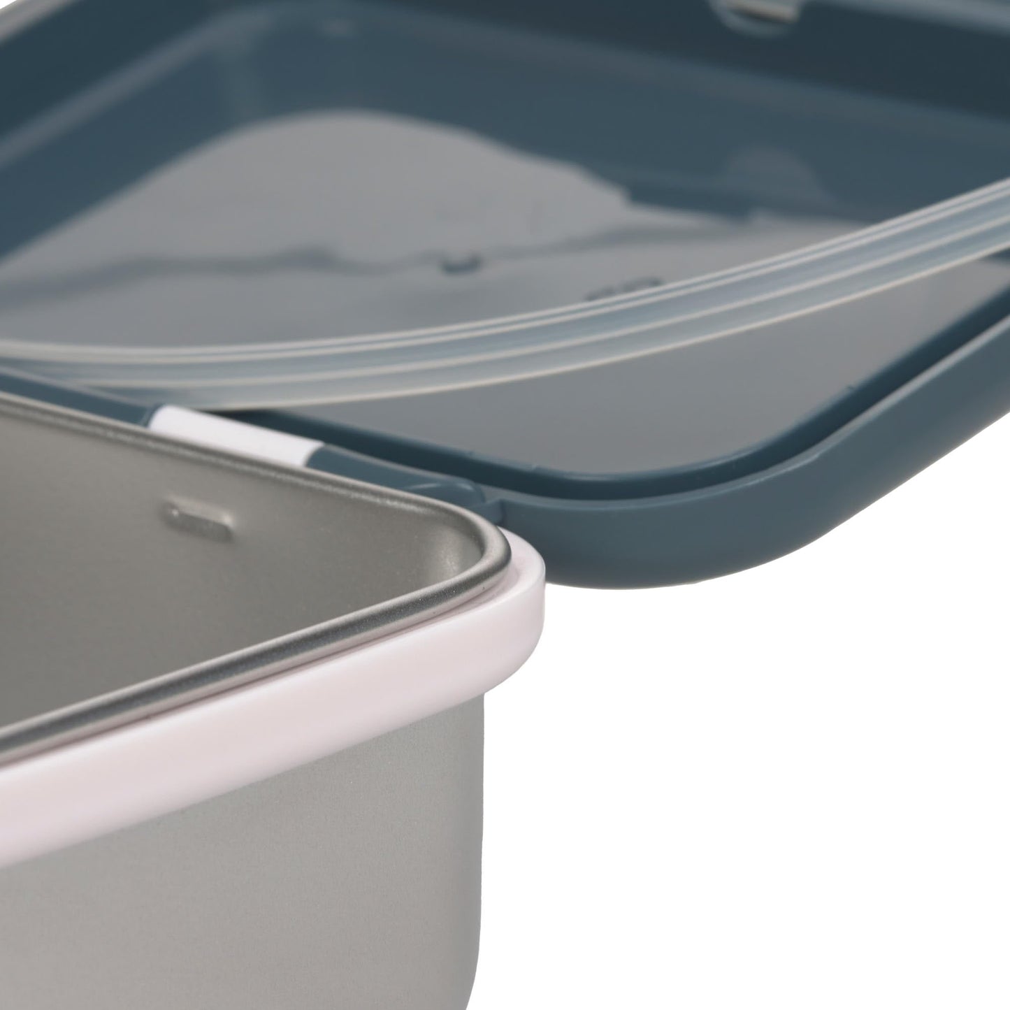 CASUAL children's lunch box made of stainless steel, perfect for kindergarten and school. Sustainable and stylish design with happy prints in midnight blue.