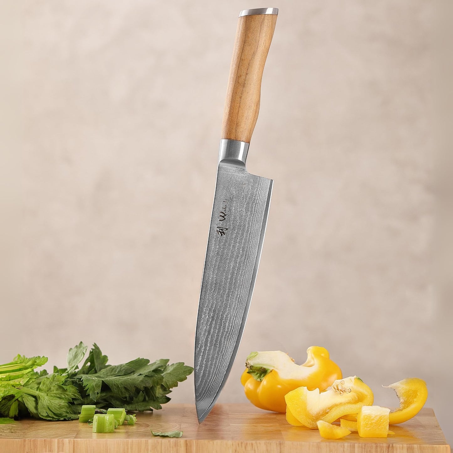 Wakoli Olive Damascus Kitchen Knife | Knife with 20cm blade made of 67 layers of Damascus steel with VG10 core | Olive wood handle | For meat, vegetables & fruits | Chef's knife in gift box - Sharp kitchen knife