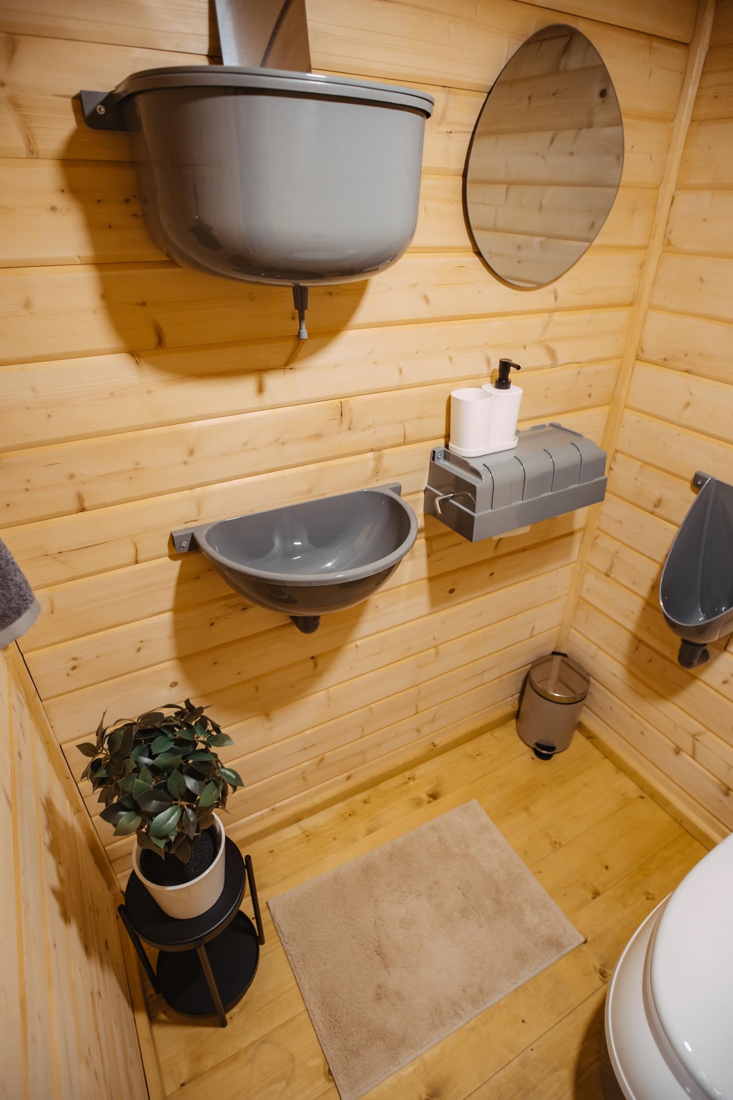 Agande Urinal plastic simple and waterless, with hose and hose clamp for camping garden basement construction site toilet, Made in Europe.