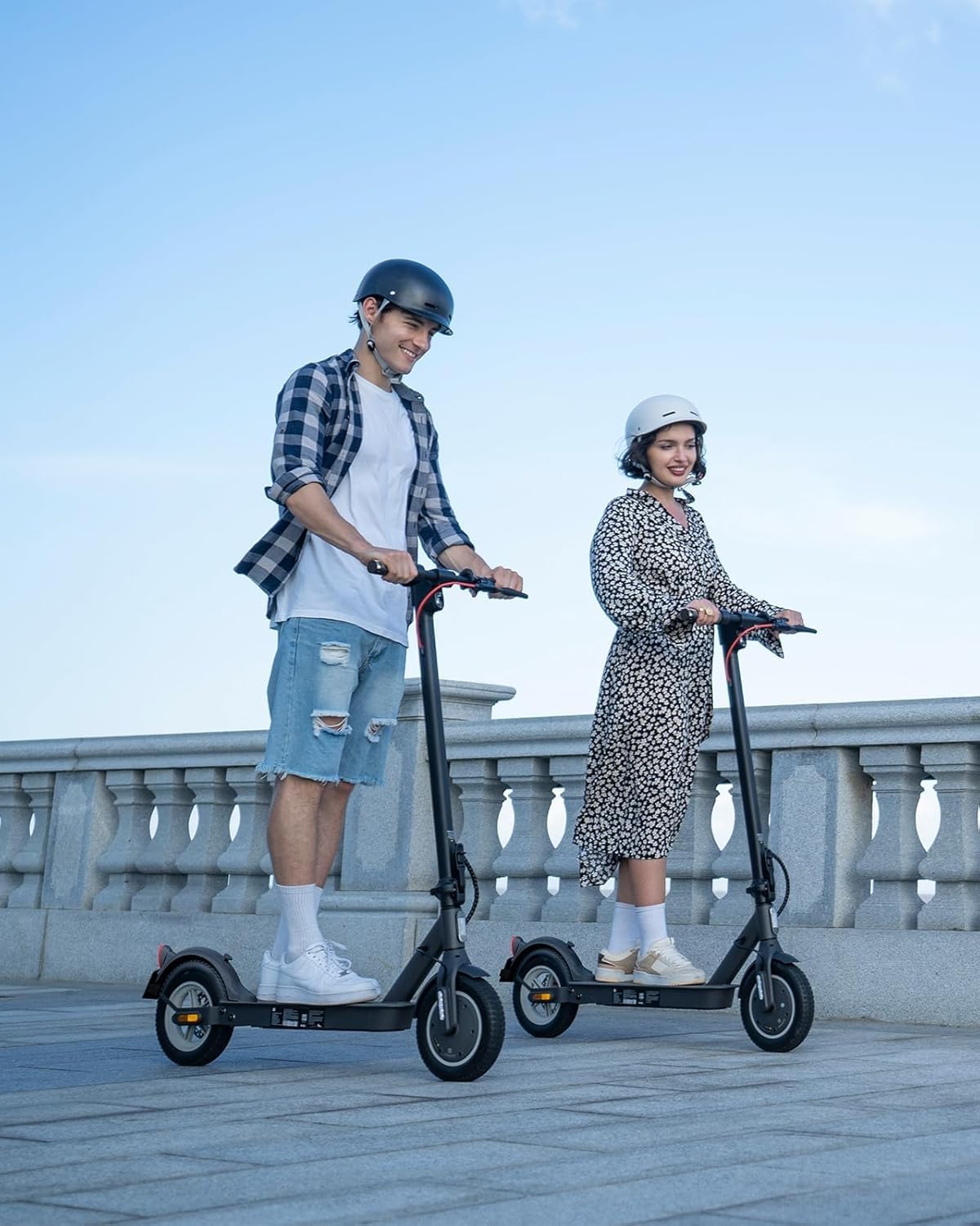 Street-legal E scooter, 10-inch, max 32km range 20km/h, comfortable suspension, electric scooter up to 120kg, turn signals, APP connectivity, dual braking system Adult E Roller