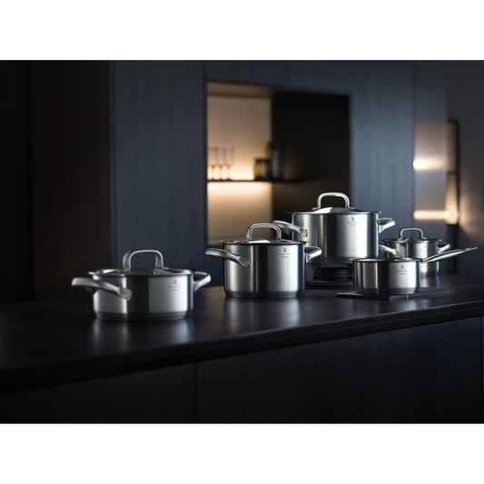 WMF Gourmet Plus 5-piece Induction Pot Set, includes metal lids, made of Cromargan stainless steel, non-coated induction pots with inner scaling.