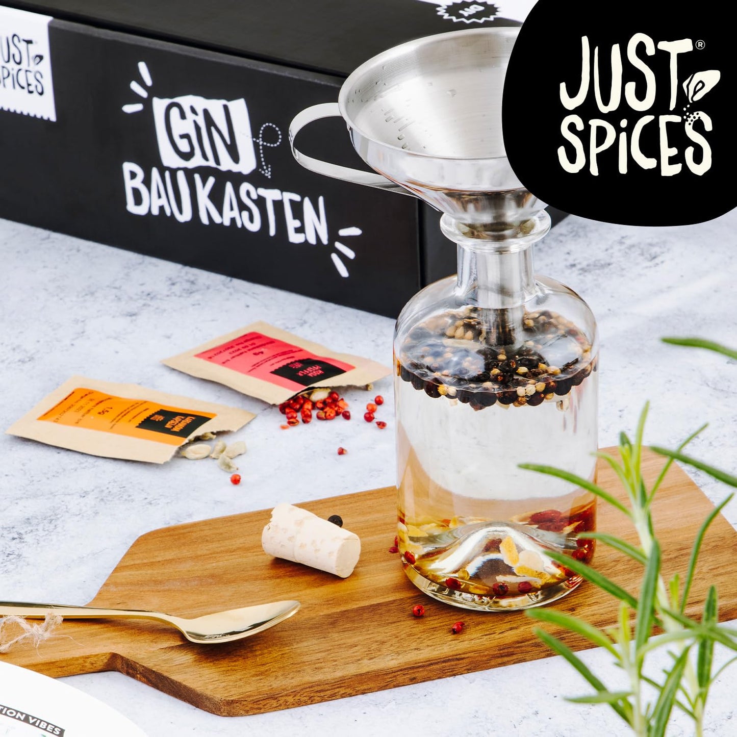 Just Spices Do it yourself Gin Kit | Make your own gin with a personal touch | DIY kit with equipment