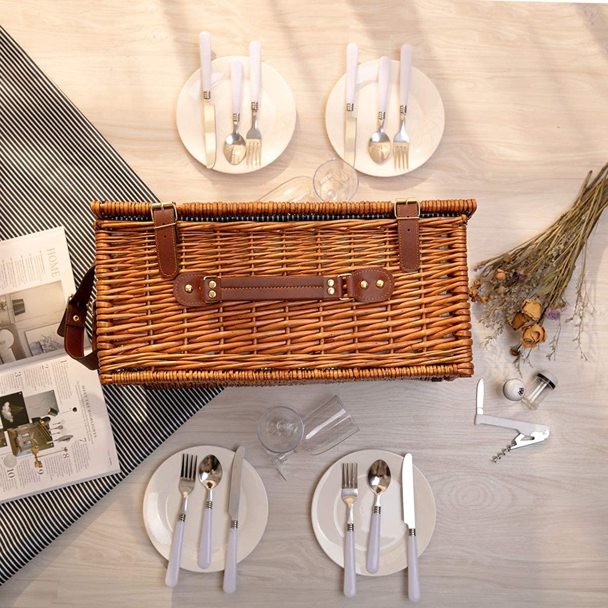 Willow picnic hamper for 4 with insulated cooler and waterproof blanket. Includes utensil set. Large willow picnic set for outdoor camping (Brown).