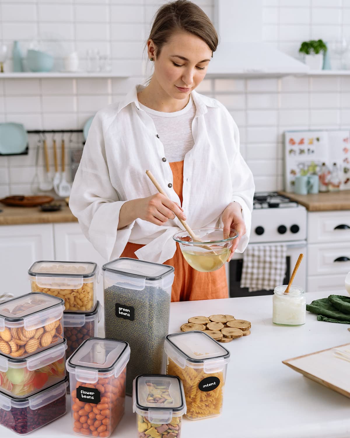 25-piece storage container set (9x0.8L + 6x1.4L + 5x2L + 5x2.8L) airtight containers with lids. Perfect for storing spaghetti, flour, cereal, and cornflakes in the kitchen. Great plastic organizers for keeping food fresh.