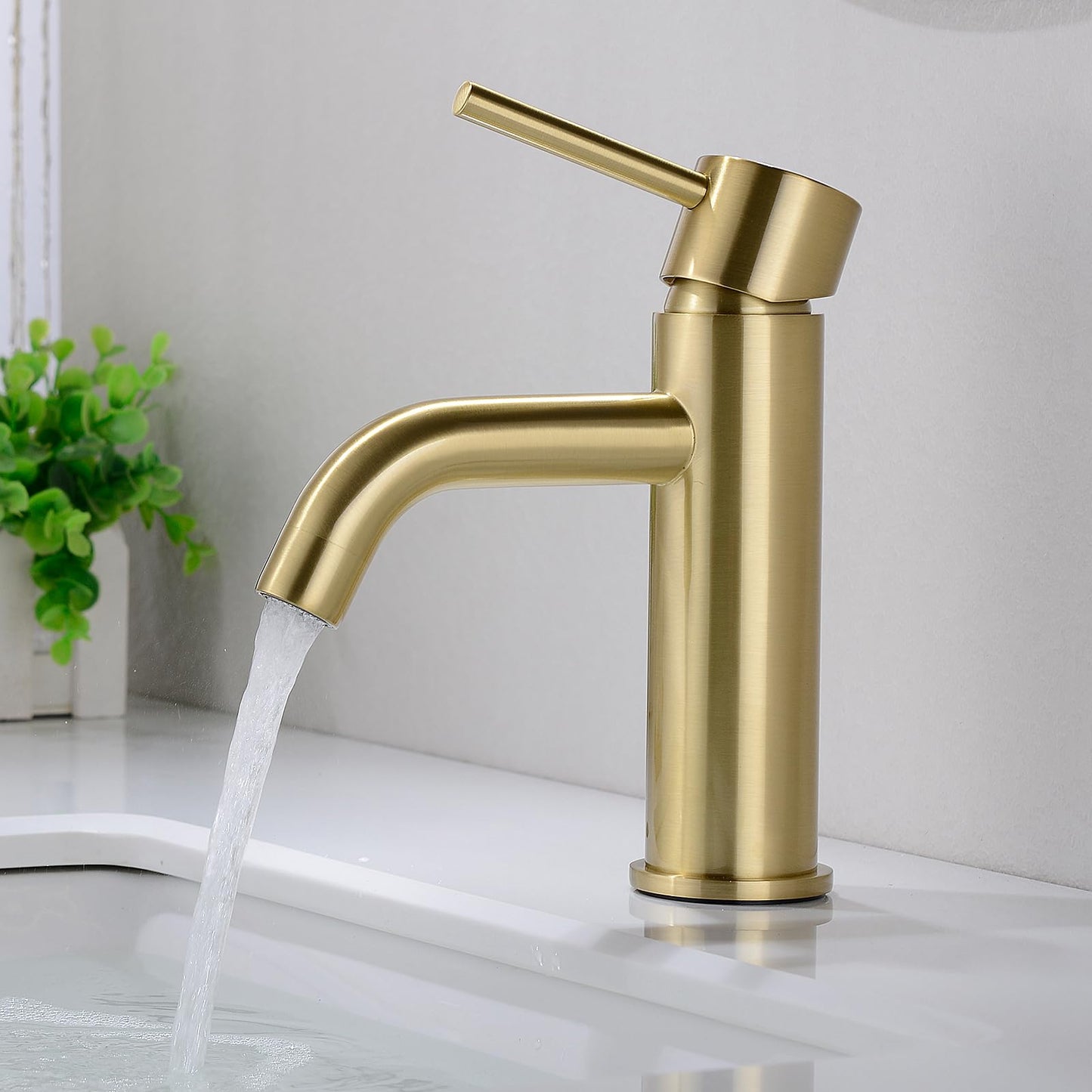 TRUSTMI Brass Bathroom Sink Faucet, Single Lever Mixer, Basin Tap with Water Inlet Hose, Brushed Gold.