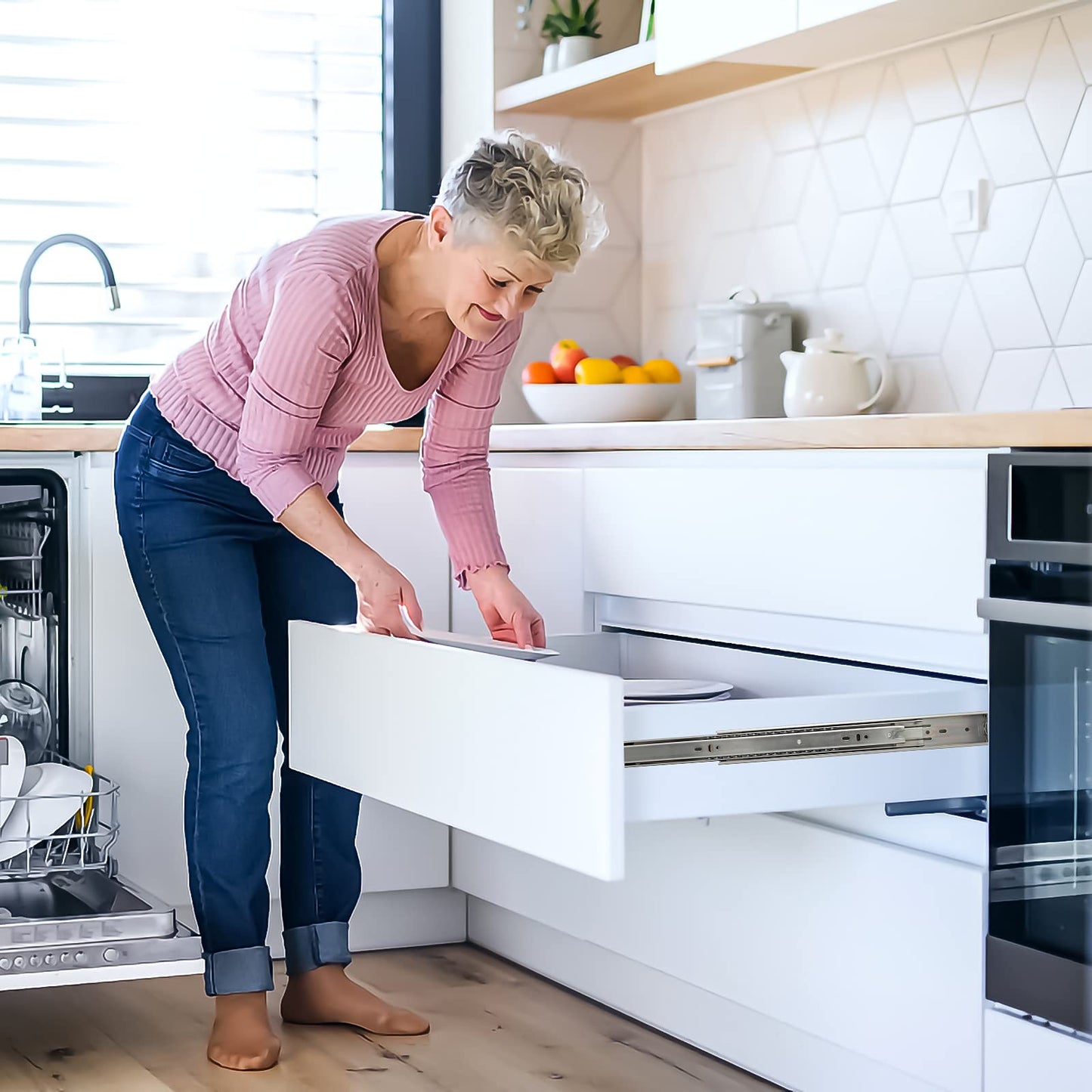 Lospitch 4 pairs of ball-bearing drawer slides 350 mm, 3-fold full extension ball-bearing slides with self-closing feature. Robust full extensions with 35 kg load capacity.