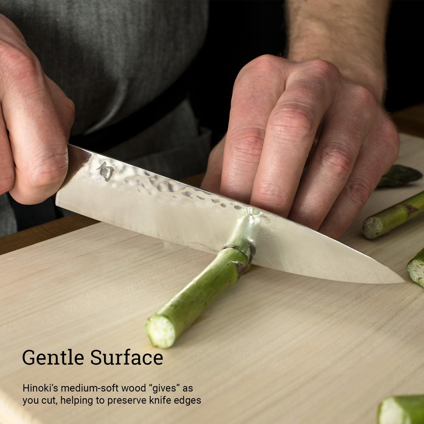 KAI Shun Cutting Board Hinoki, Size M - Japanese Cypress - Dimensions 40.5 x 27.5 x 1.35 cm Cutting Surface Wooden Board for Cutting