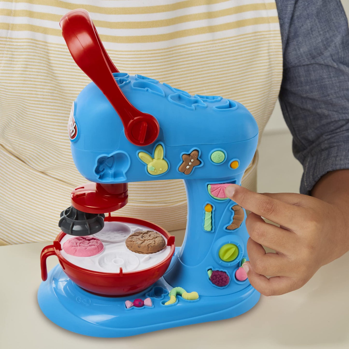 Play-Doh Kitchen Creations Kitchen Machine and Cookie Party Playset for kids aged 3 and up, comes with 15 cans.